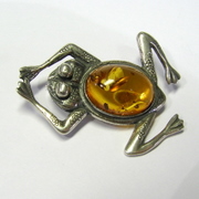 Bernstein - Brosche - Frosch 